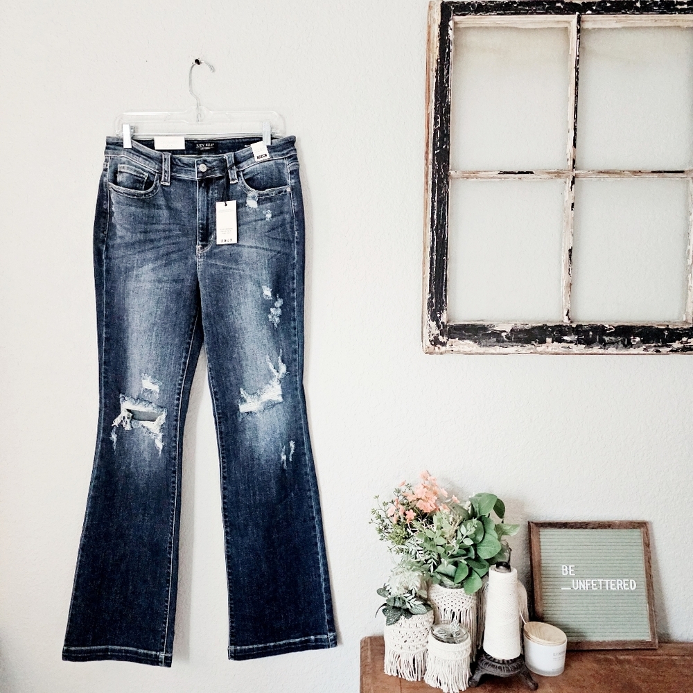 Judy Blue Mid Rise Dark Wash Hand Sand Distressed Bootcut Denim Jeans 13/31 NEW - Picture 2 of 16